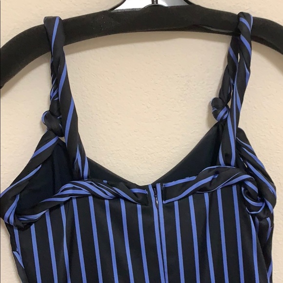 Banana Republic knotted striped maxi dress - Picture 11 of 11